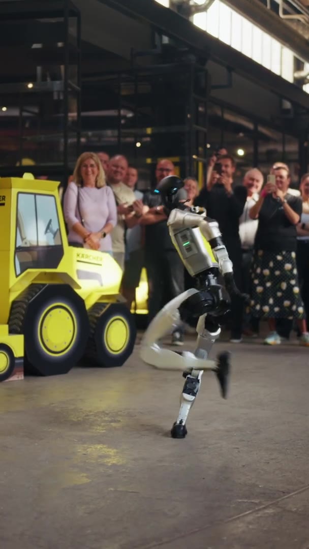 Kärcher × RUDA — vũ đạo robot-người đồng bộ đầu tiên tại sự kiện doanh nghiệp CZ